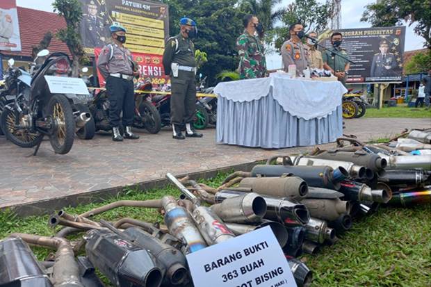 Polresta Bogor Kota Memusnahkan Sebanyak 363 Knalpot Bising Sepeda Motor