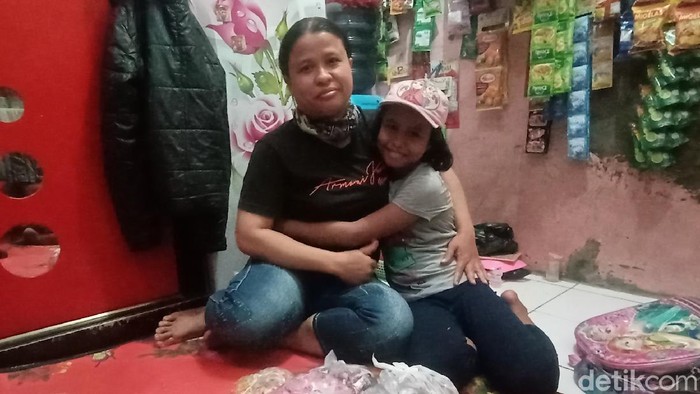Ini Sosok Bocah 'Gombal' Penjual Permen yang Viral di Bandung