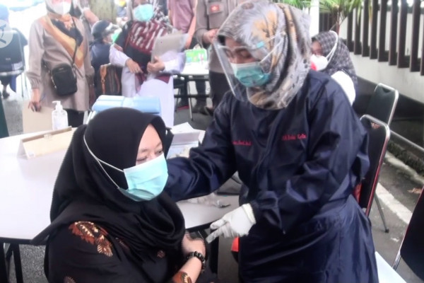 Dinkes Kota Bandung Pastikan Vaksin Covid-19 Tidak Kedaluwarsa
