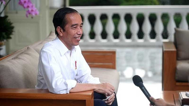 Jokowi: Vaksin AstraZeneca akan Digunakan di Pesantren Jawa Timur