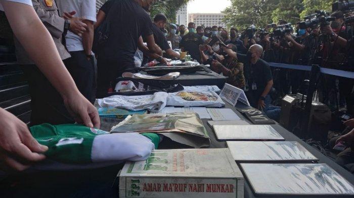 Deretan Fakta Penangkapan Terduga Teroris di Bekasi dan Condet, Atribut FPI hingga Kode Takjil