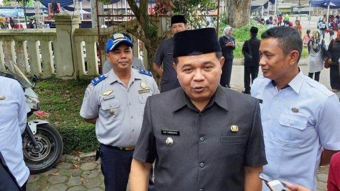 PARAH! Bupati Bandung Barat dan Anaknya Jadi Tersangka Korupsi Bansos 