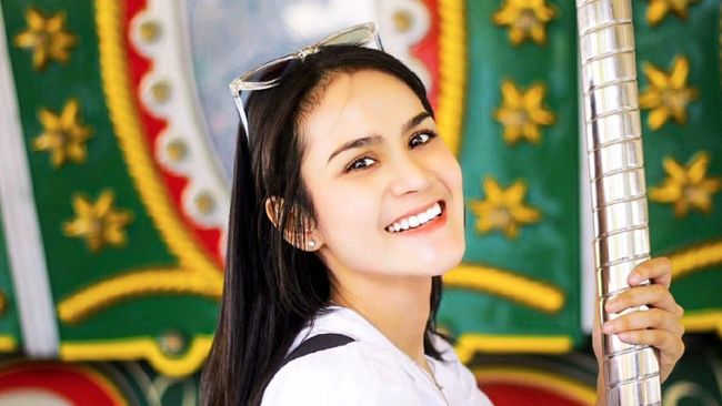 Jawab Pakai Penerjemah, Miss Eco Indonesia Ngaku Punya Trauma