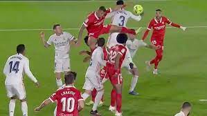 Jadi Sorotan, Ahli Wasit Andujar Oliver: Handball Militao Tidak Cukup untuk Memberikan Penalti Buat Sevilla
