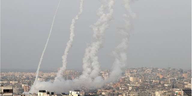 Ratusan Roket Hamas Hujani Israel, Desak Tel Aviv Tarik Pasukan Dari Masjid Al-Aqsa