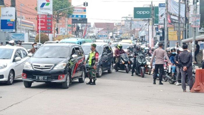 Akses ke Objek Wisata di Pangalengan Kabupaten Bandung Ditutup di Pertigaan Kamasan Banjaran - Soreang