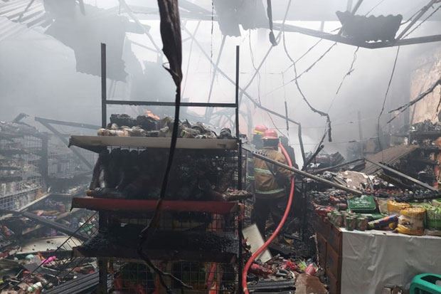 Diduga Korsleting Listrik, Minimarket di Kabupaten Bogor Ludes Terbakar