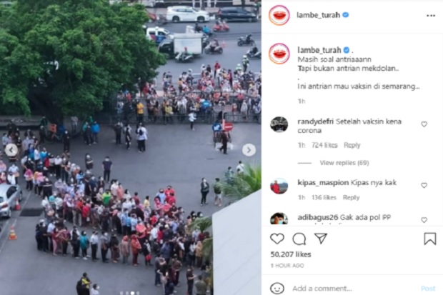 Viral di Medsos !! Penampakan Kerumunan Warga Mengantre Vaksin di Semarang