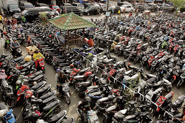 Tarif Parkir Naik, DPRD DKI Jakarta Khawatir Warga Pindah ke Angkutan Umum dan Terpapar COVID-19