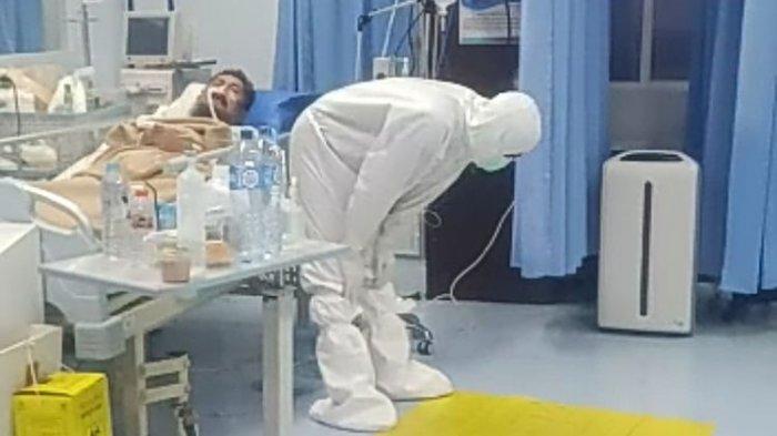 Mengharukan, Viral Video Nakes Imami Pasien Covid-19 di Ruang ICU, Plastik Jadi Pengganti Sajadah