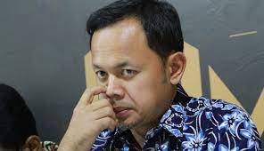 HEBOH ! Walikota Bogor Bima Arya Ketahuan Sukai Foto Cewe Hot di IG, Benarkah ? 