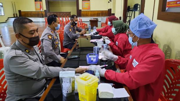 Kebutuhan Darah di Magelang Meningkat, Puluhan Personel Polres Ikut Donor Darah