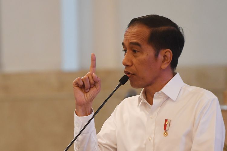 HUT Bhayangkara Ke-75, Tiga Anggota Polri Dianugerahi Tanda Kehormatan dari Presiden Jokowi