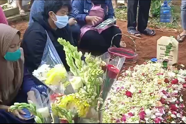 Mbak You Dimakamkan di Pemakaman Keluarga di Kabupaten Bandung