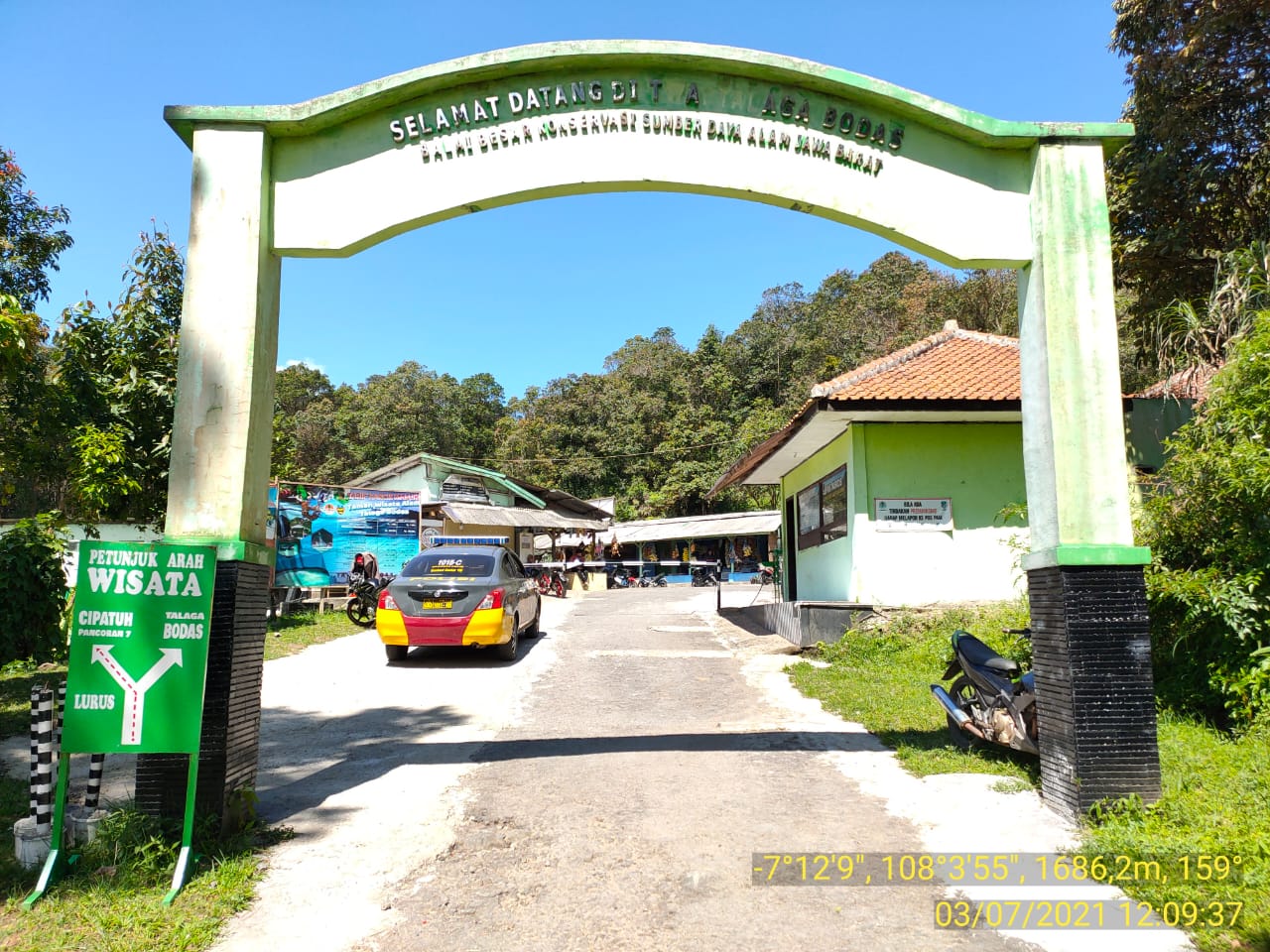 Tindaklanjuti PPKM Mikro Darurat, Kawasan TWA Talaga Bodas Di Tutup Sementara