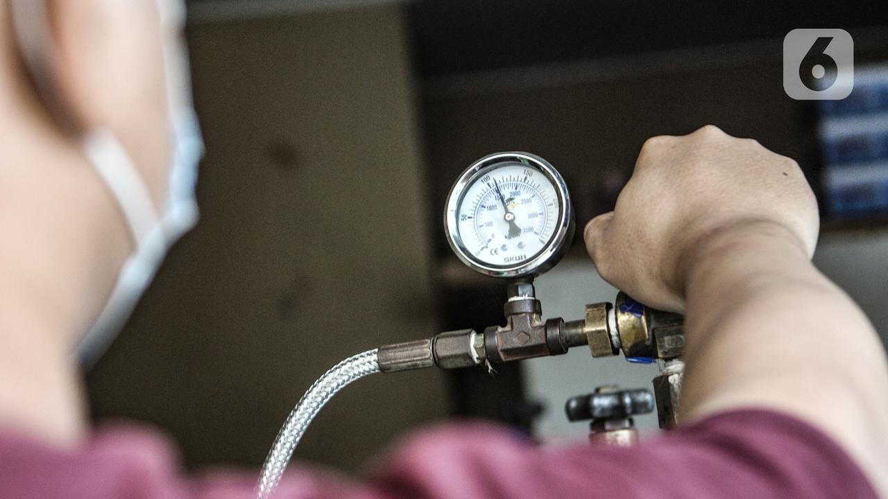 Pemprov DKI Jakarta Dirikan Posko Pengisian Tabung Oksigen di Monas