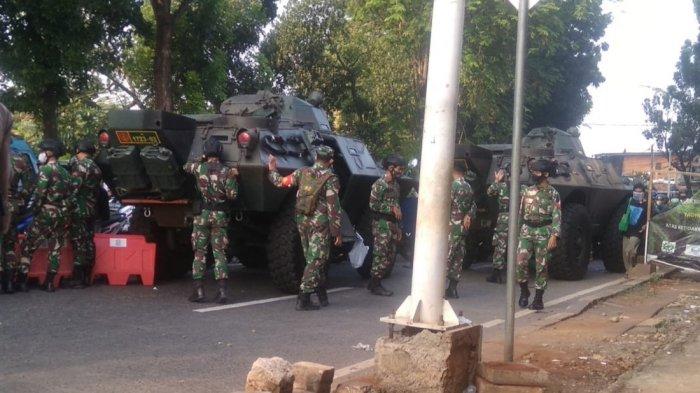 Jalan Lenteng Agung Pagi Ini Kembali Ditutup, Ada 2 Panser TNI dan Barracuda Polisi di Lokasi