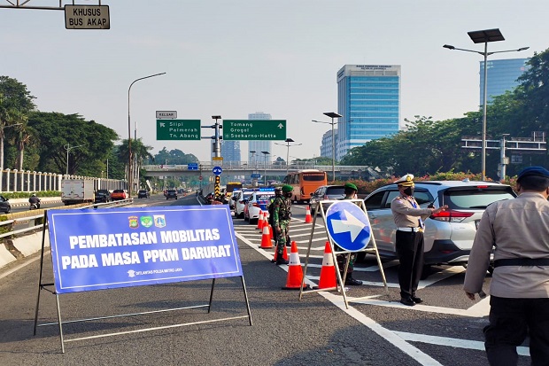 Tol Jakarta Macet Parah, 'Bukti Banyak yang Masih Membandel' Ujar Ditlantas Polda Metro