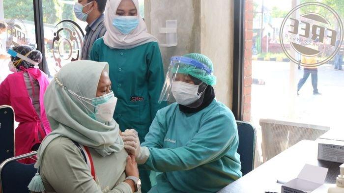 PT KAI Sediakan Vaksinasi Covid-19 Bagi Penumpang di Stasiun Cirebon   