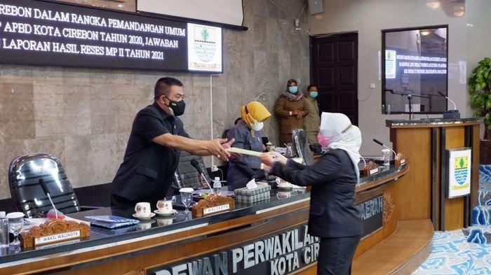 Fraksi DPRD Kota Cirebon Sampaikan Pemandangan Umum Raperda Pertanggungjawaban Pelaksanaan APBD 2020 