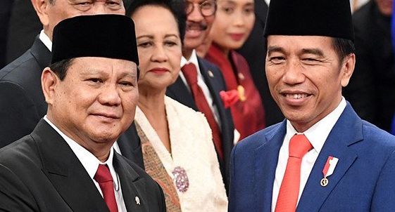 Survei: Netizen Pro Jokowi-Prabowo Terbelah soal Vaksin Covid 