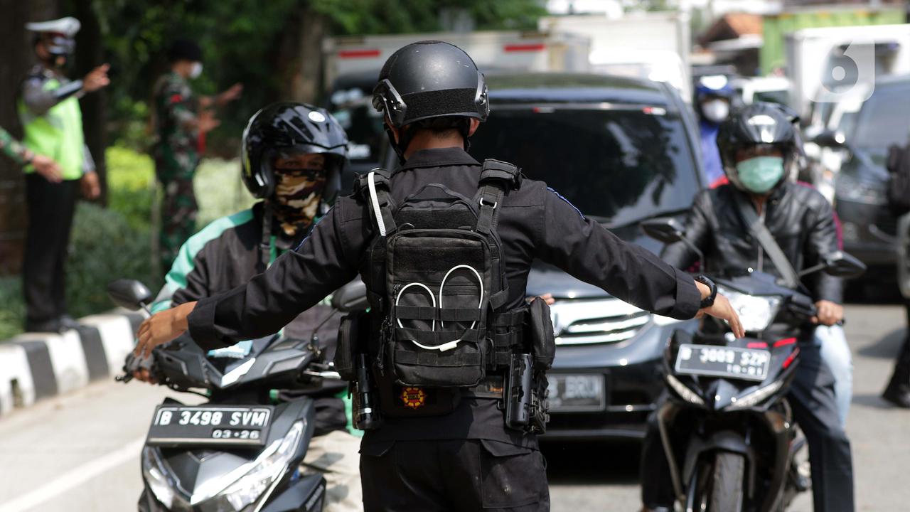 Polisi Tutup Beberapa Jalur Tikus untuk Halau Pengendara Masuk Jakarta