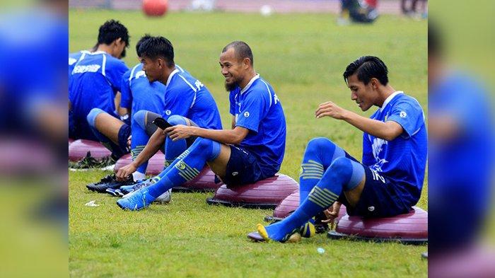 Prediksi Kuartet Lini Belakang Persib Bandung, Supardi Nasir Terancam Pemain Muda