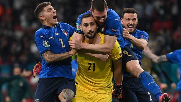 Kiper Italia Donnaruma, Pemain Terbaik Euro 2020 dan Pahlawan Gli Azzuri ! 