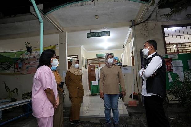 Ada Ledakan COVID-19, Puskesmas di Surabaya Beroperasi 3 Shift Setiap Hari