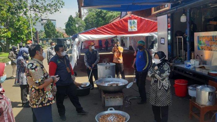 Mensos Tri Rismaharini Marah Sampai Belanja Kompor di Bandung saat Lihat Dapur Umum di Wyata Guna   