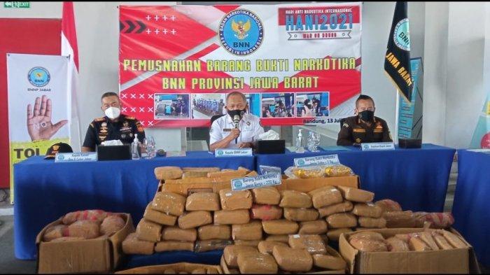Bawa Ratusan Kg Ganja dari Medan dengan Upah Rp 30 Juta, P Ditangkap BNN Jabar 