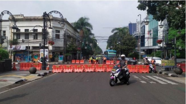 Mobilitas Warga Hanya Berkurang 10 Persen, Pemkot Bandung Bakal Evaluasi Penyekatan Jalan