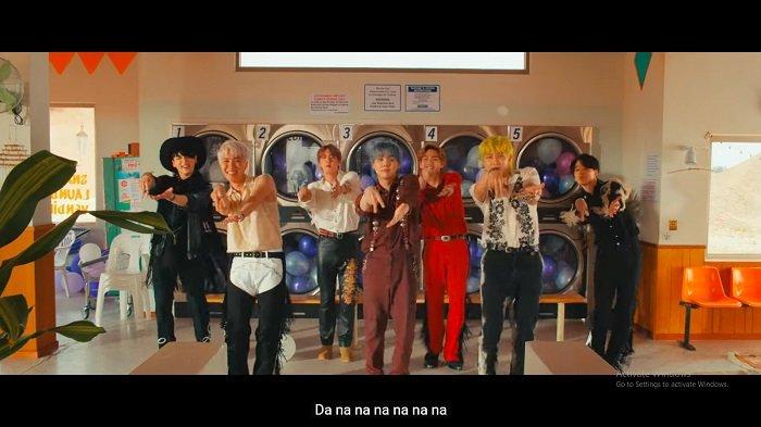 BTS Buat Dance Challenge 'Permission to Dance' di Youtube
