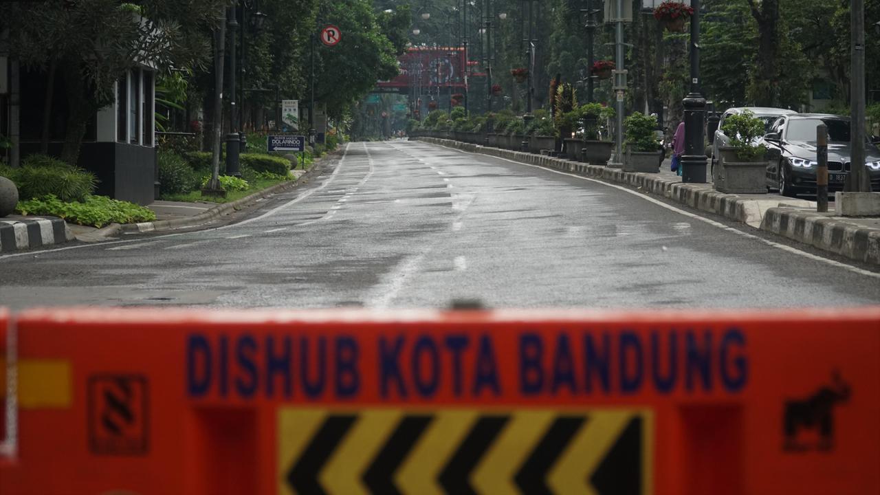 PPKM Diperpanjang, Pemkot Bandung Sebut Hanya Tutup Jalan di Malam Hari