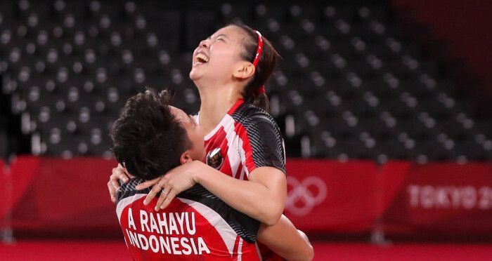 SEJARAH BARU ! Ganda Putri Indonesia Greysia Polii/Apriani Rahayu Raih Emas Olimpiade Untuk Pertamakalinya 