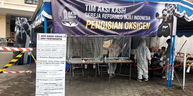 Gereja di Yogyakarta Memberi Layanan Pengisian Tabung Oksigen Gratis
