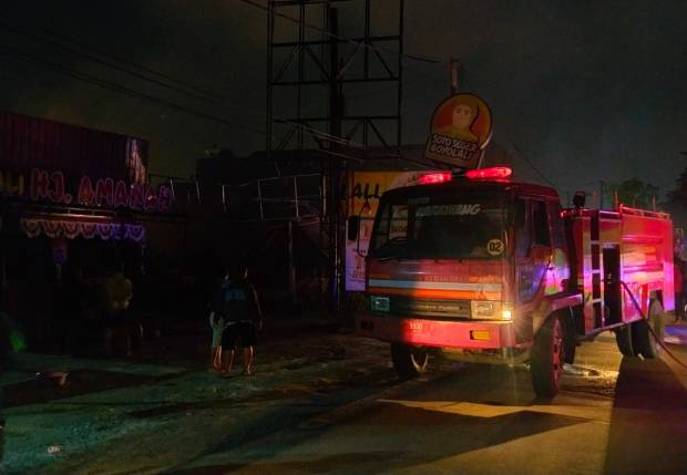 Rumah Makan di Karawang Terbakar, Satu Orang Dikabarkan Tewas