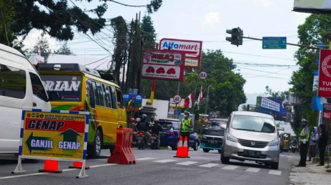 GaGe Lembang, Ratusan Kendaraan Diputar Balik 