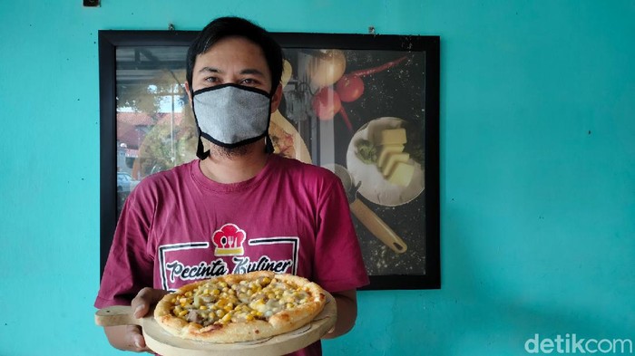 Kisah Penjual Pizza di Majalengka Gratiskan Ongkir Demi Hobi Fotografinya