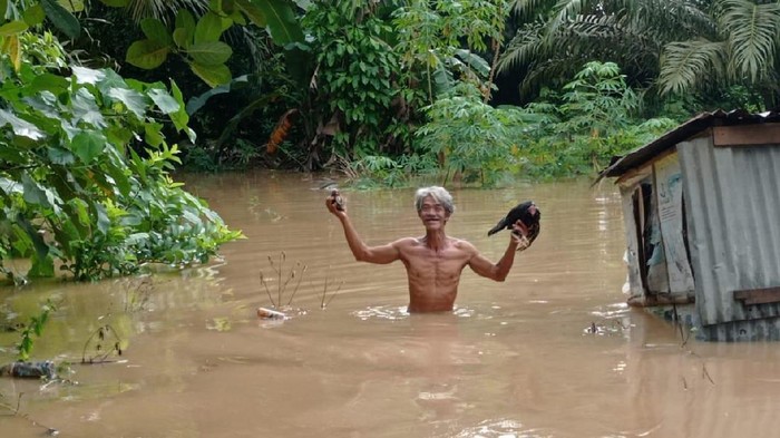 Diguyur Hujan Deras, Ratusan Rumah di Kampar Riau Terendam Banjir   