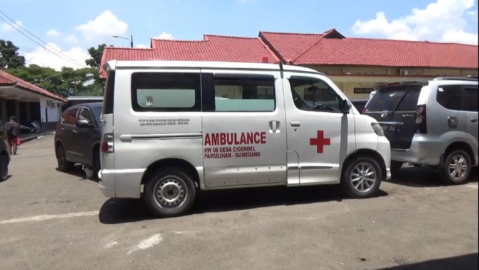 Tersangka Pakai Ambulans Saat Rusak Markas Ormas di Cicalengka Bandung   