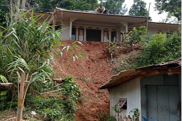 Masuk Daerah Rawan Bencana, BPBD Ingatkan Bahaya Longsor Susulan di Gununghalu KBB