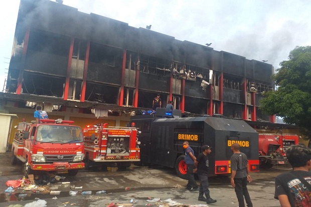 Sebanyak 6 Ruko Terbakar Hebat di Jayapura, Ibu dan 2 Anaknya Tewas Terpanggang