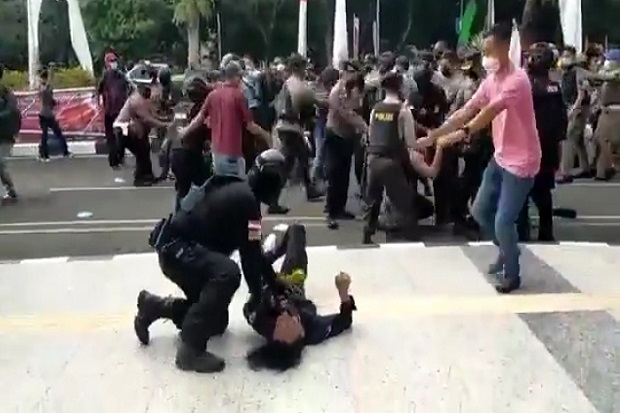 Polisi Banting Mahasiswa di Tangerang, Komisioner Kompolnas : Tidak Boleh Ada Kekerasan Berlebihan