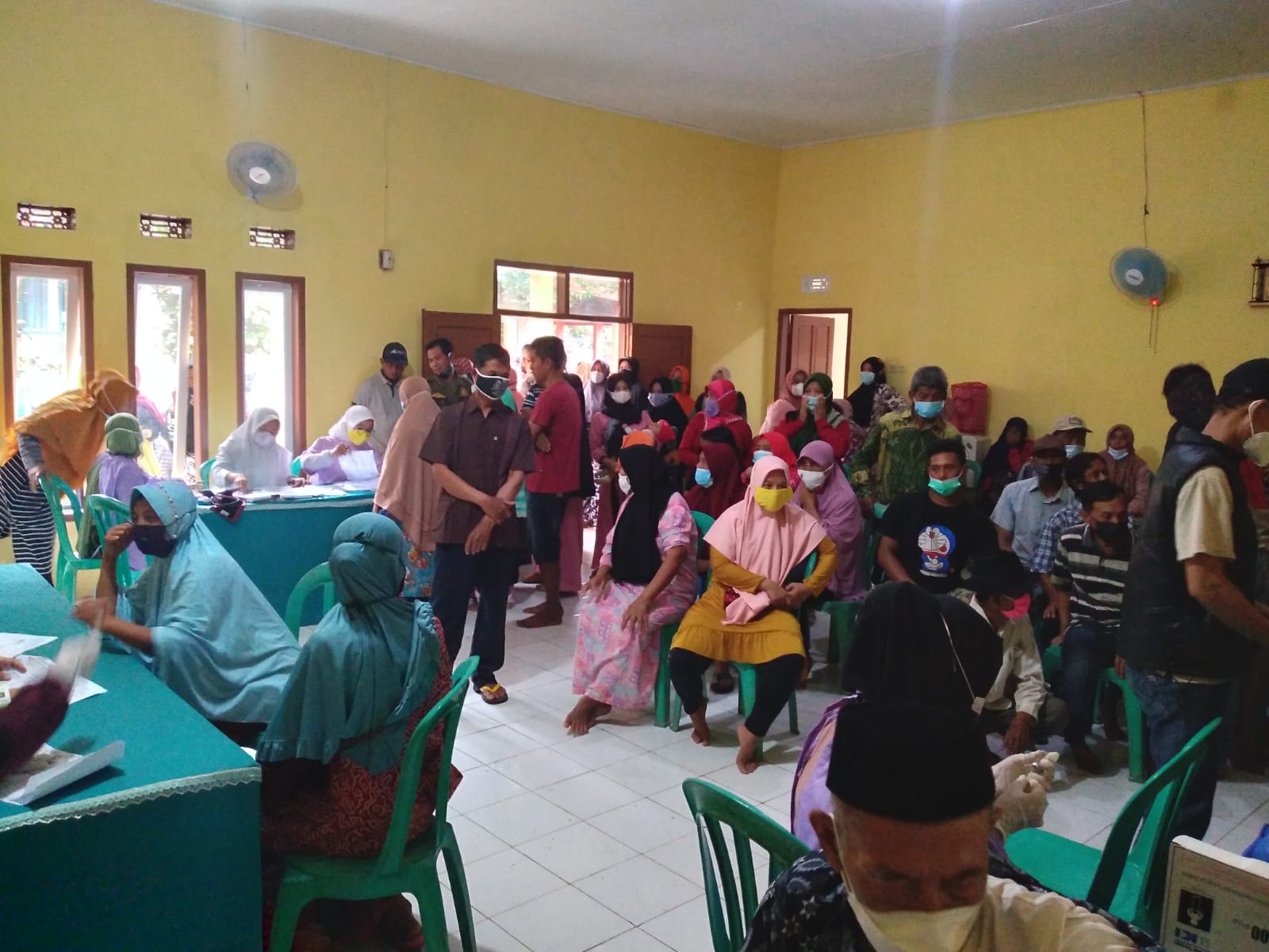 Sejumlah 220 Warga Desa Cijayana Kecamatan Mekarmukti Mendapatkan Vaksinasi