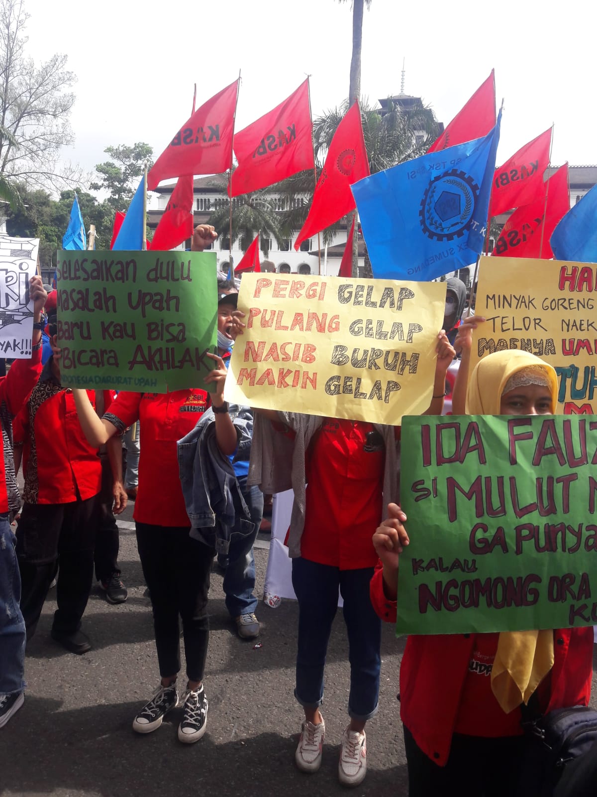 Ribuan Buruh se-Jabar Gelar Aksi Demo Lagi ke Gedung Sate