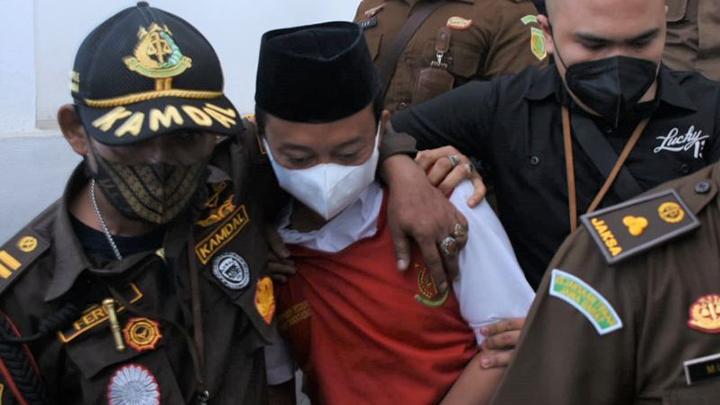 Plt Wali Kota Bandung Dukung Hukuman Mati Terhadap Herry Wirawan
