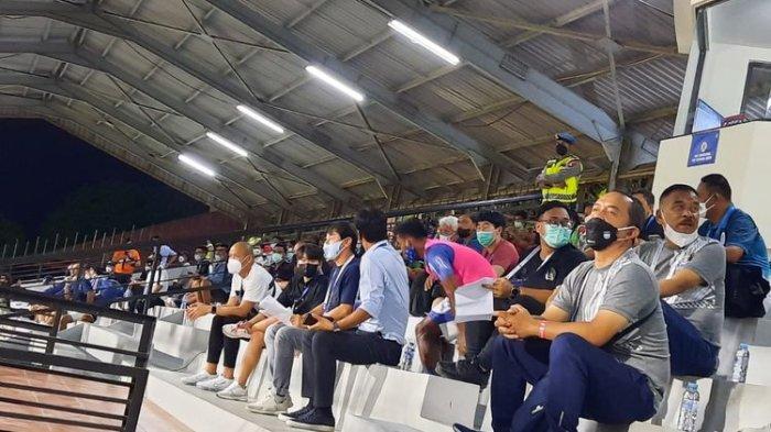 Saat Laga Bali United, Pemain Muda Persib Bandung Tiba-tiba Dipanggil ke Tribun oleh Shin Tae-Yong