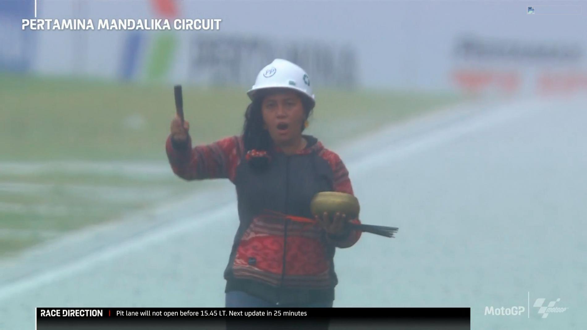 Aksinya Sempat Menyita Perhatian Dunia, Rara Sang Pawang Hujan Belum Tentu Dipakai Lagi di GP Mandalika   