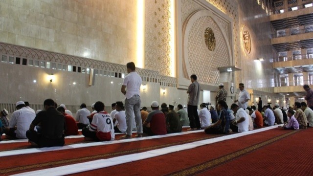 Ini Penjelasan Salat Tarawih 11 Rakaat atau 23 Rakaat, Mana yang Lebih Baik ??